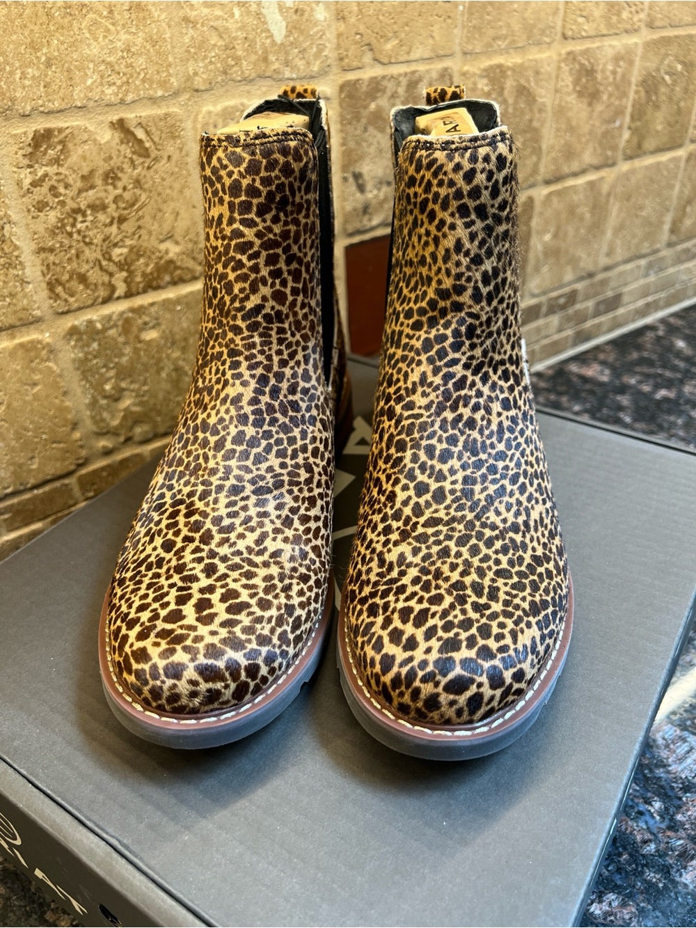 NWT Ariat Wexford Leopard Print Boots - Picture 4 of 10